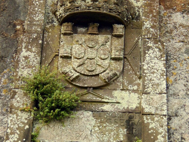 Fortress Route - Angra do Heroísmo: This tour gives you the opportunity to get to know the fortresses of the city of Angra do Heroísmo. Walking on its ramparts, walking along its walls and forts that stretch along the bay of Angra.